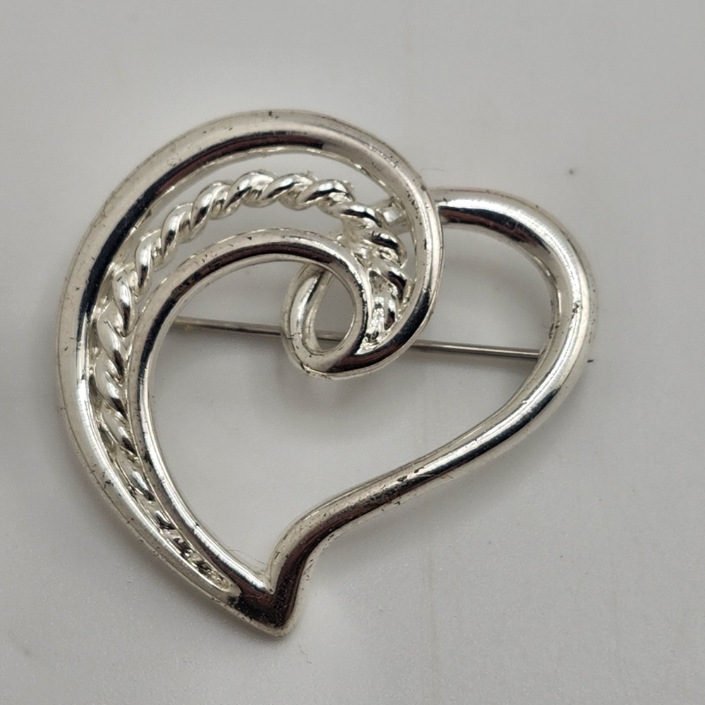 Vintage Napier Silver Tone Heart Brooch Pin